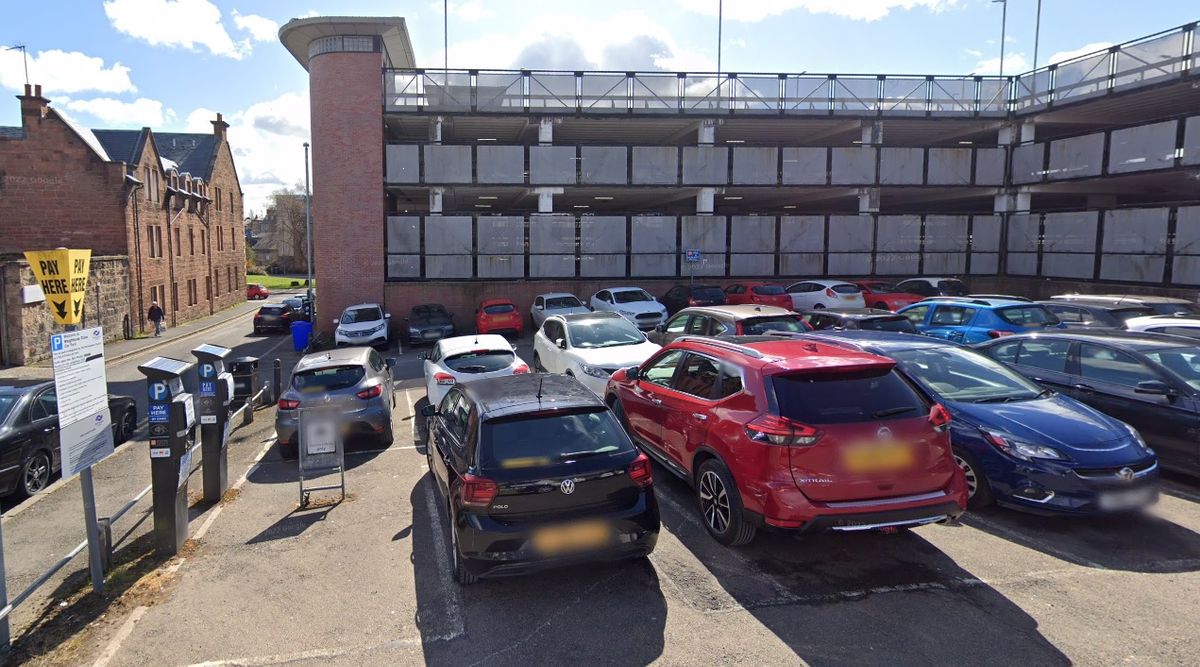 Renfrewshire Council urged to expand Paisley free car parking